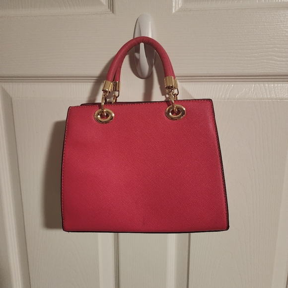 Hot pink purse - Picture 2 of 4
